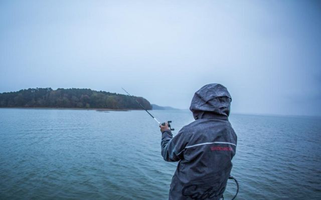  Go fishing on a rainy day