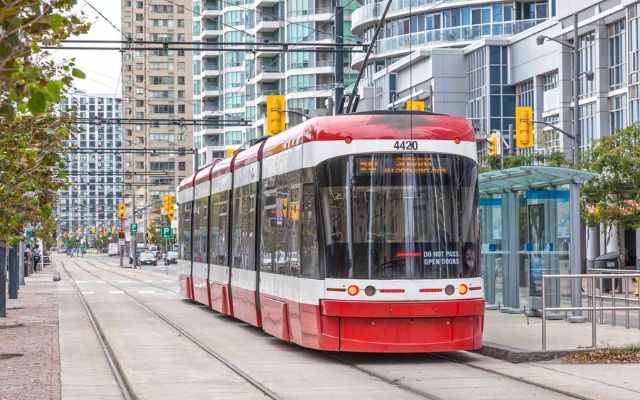  Get to know Toronto's transportation options