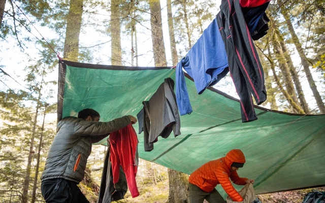  Remember to hang up your soaked clothes