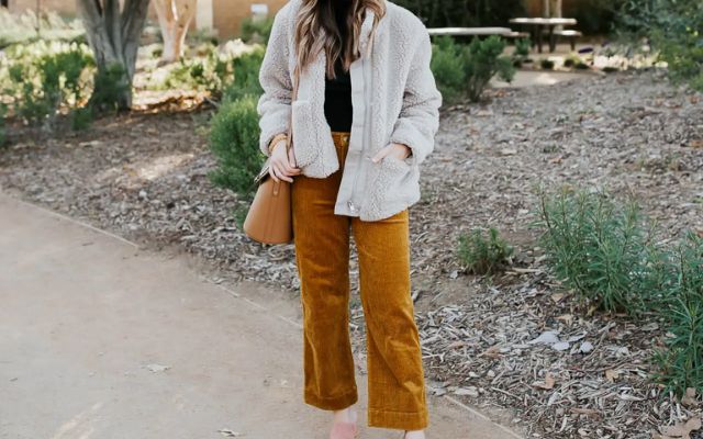  An autumn style outfit with a corduroy trouser