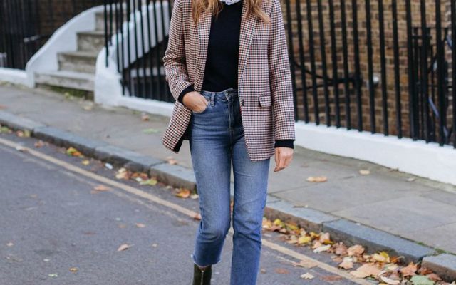  An autumn dressing style with denim