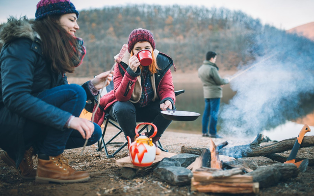  Wear proper clothes for winter camping