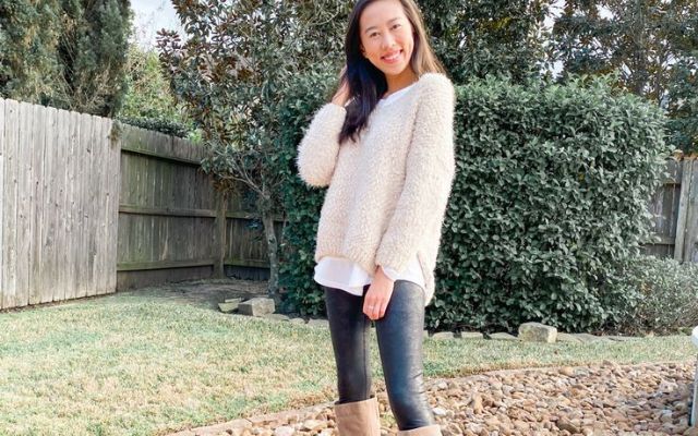  Oversized tunic sweater and leggings