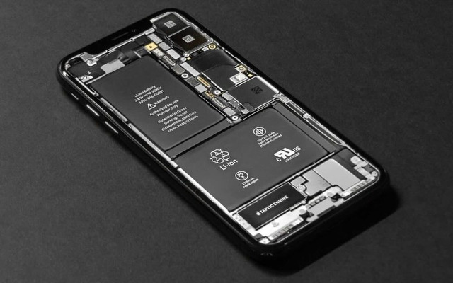  iPhone lithium-ion battery