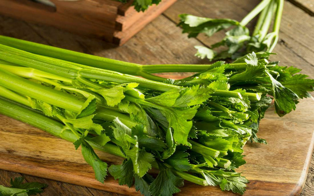  You can eat celery in hot weather