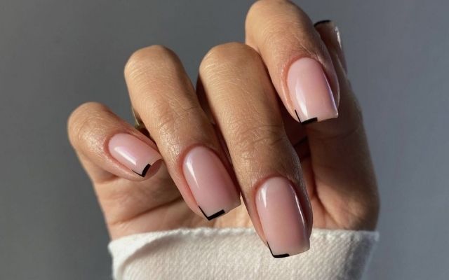  Square-shaped nails