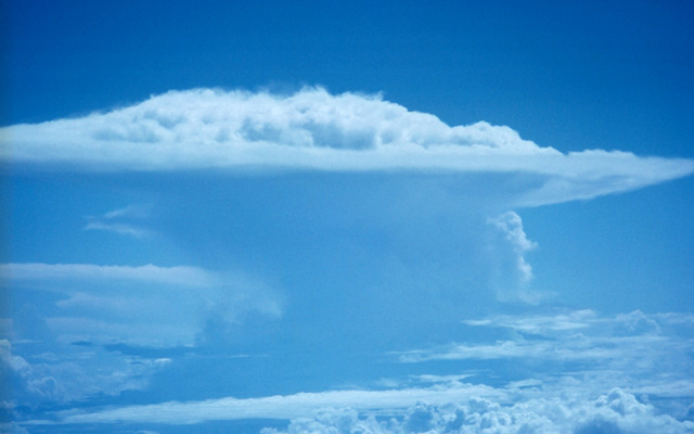  Cumulonimbus clouds