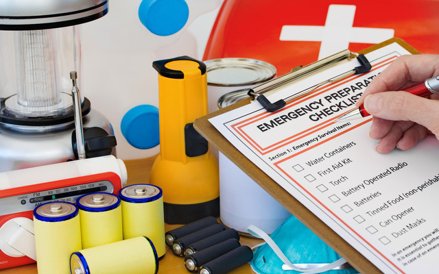  Prepare an emergency kit 