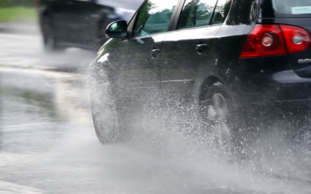  Learn wet weather driving tips to stay safe