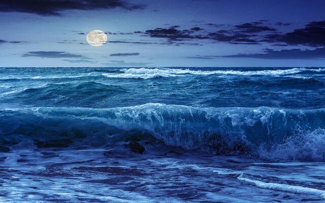 How the moon's gravity affects tides