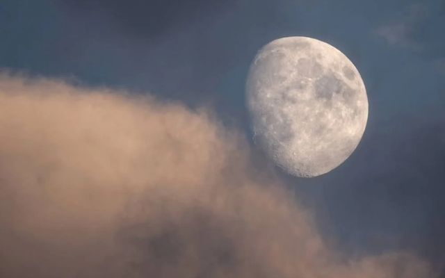  Waxing Gibbous