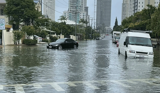 'Stay home': Coastal towns brace for a six-hour weather event