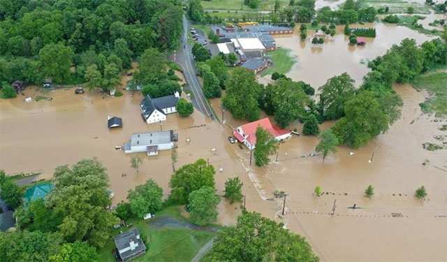Harsh Flooding Prompts the States of Crisis, Leaves 3 Dead in North Carolina