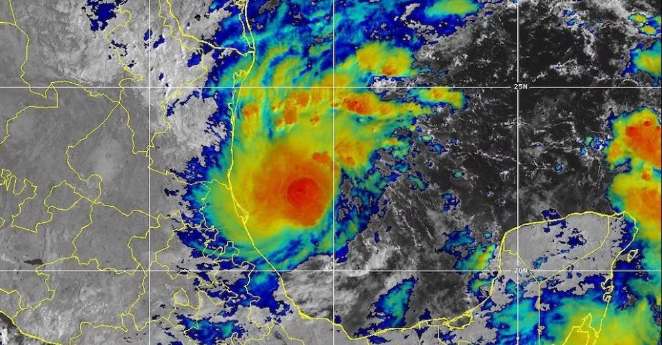 A Potentially Historic Big Storm Is Headed Toward Landfall in Florida