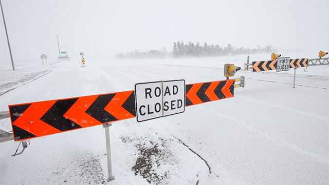 Severe Manitoba Snowstorm Snaps Trees, Closes Schools, & Shuts Highways